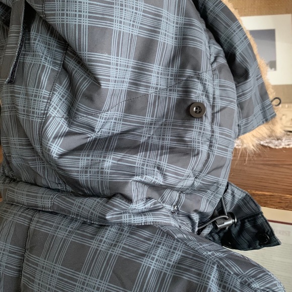 Cute Insulated Vest Size by “Precision Mountainwear”    Size L    NWT - Picture 9 of 13